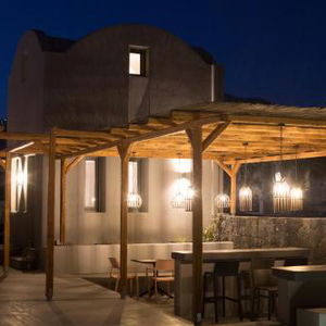 Sejur Terra Nera Suites Santorini vacanta Insula Santorini