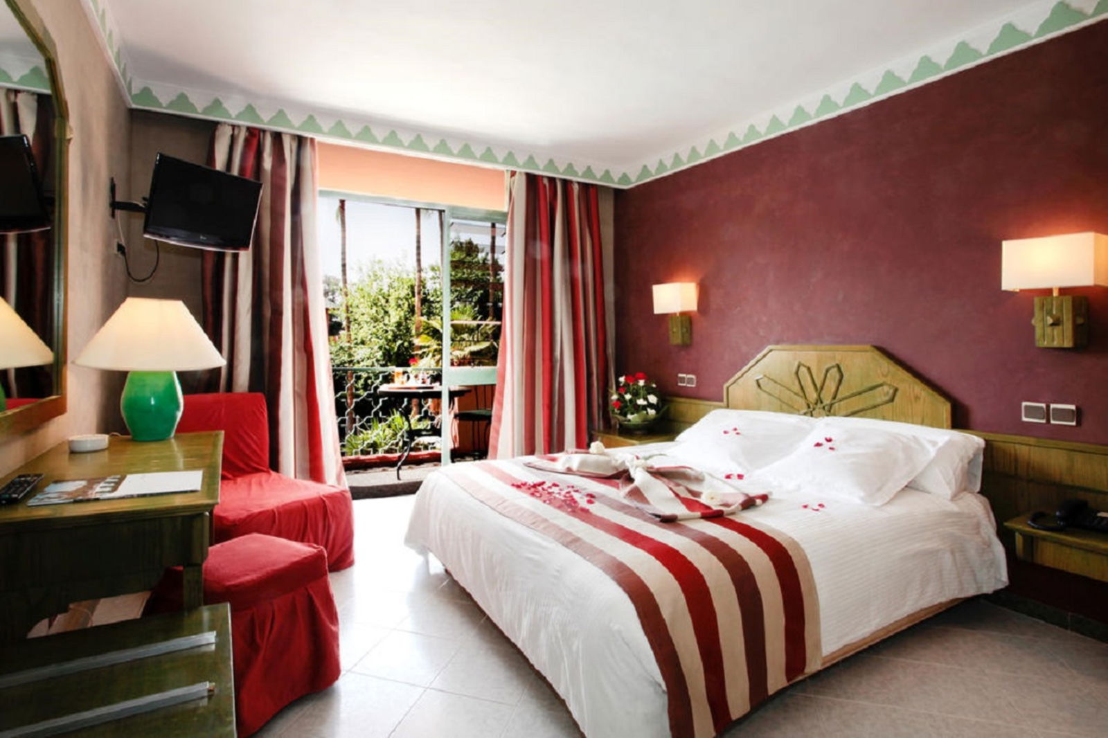 Hôtel Chems Room Example