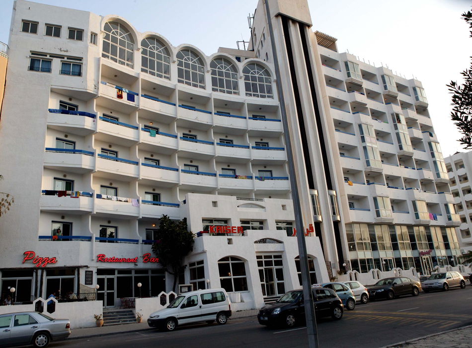 Kaiser Exterior