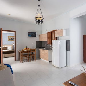 Sejur Anezina Villas vacanta Insula Santorini