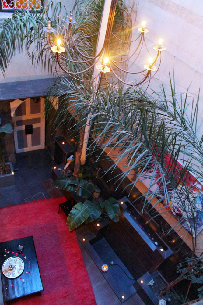 Hotel Diamant La Ville Rouge
