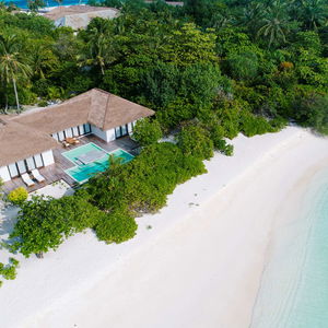 Hotel Noku Maldives Resort cazare Maldive