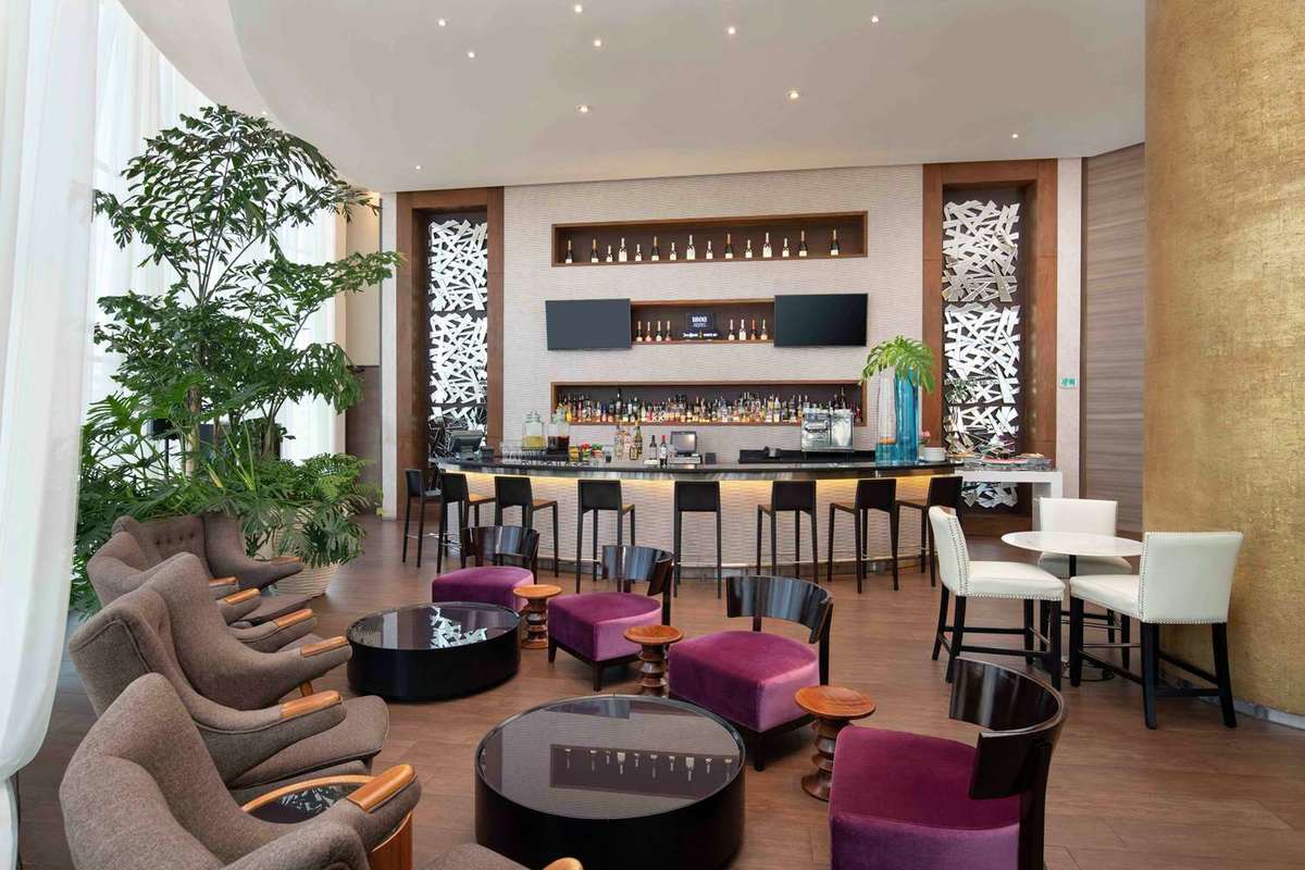 Embassy Suites by Hilton Santo Domingo Bar