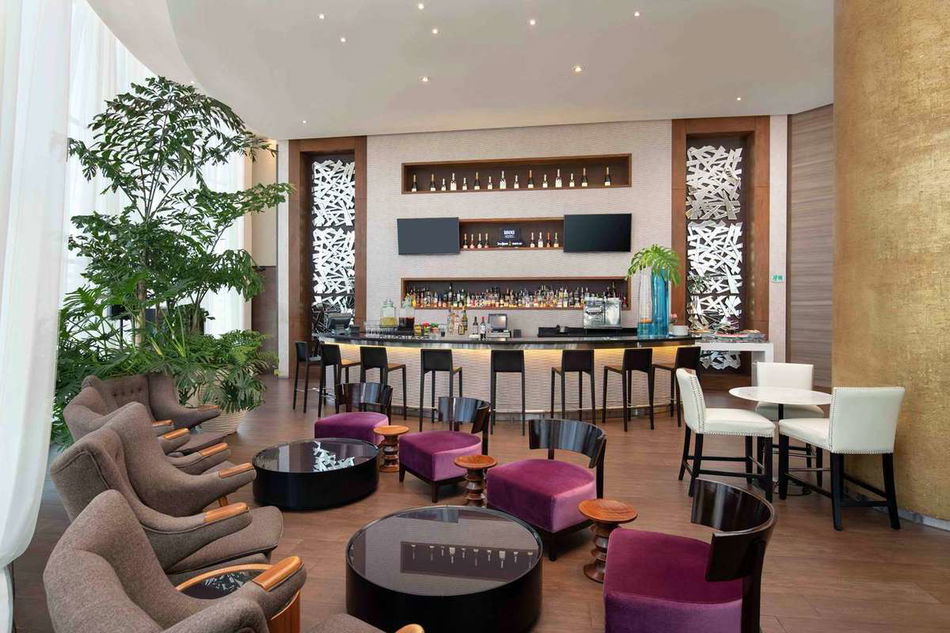 Embassy Suites by Hilton Santo Domingo Bar
