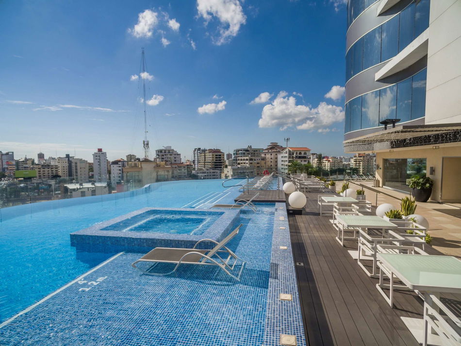 Embassy Suites by Hilton Santo Domingo Outdoor Pool