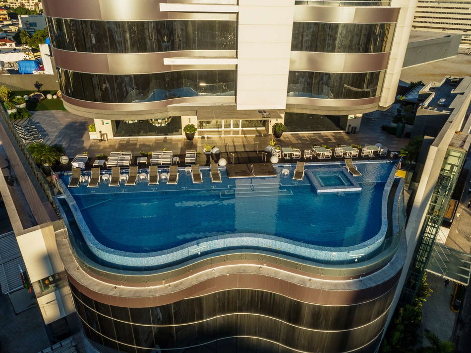 Embassy Suites by Hilton Santo Domingo Outdoor Pool