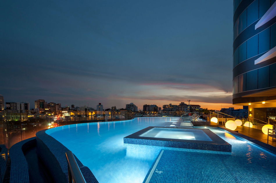 Embassy Suites by Hilton Santo Domingo Outdoor Pool