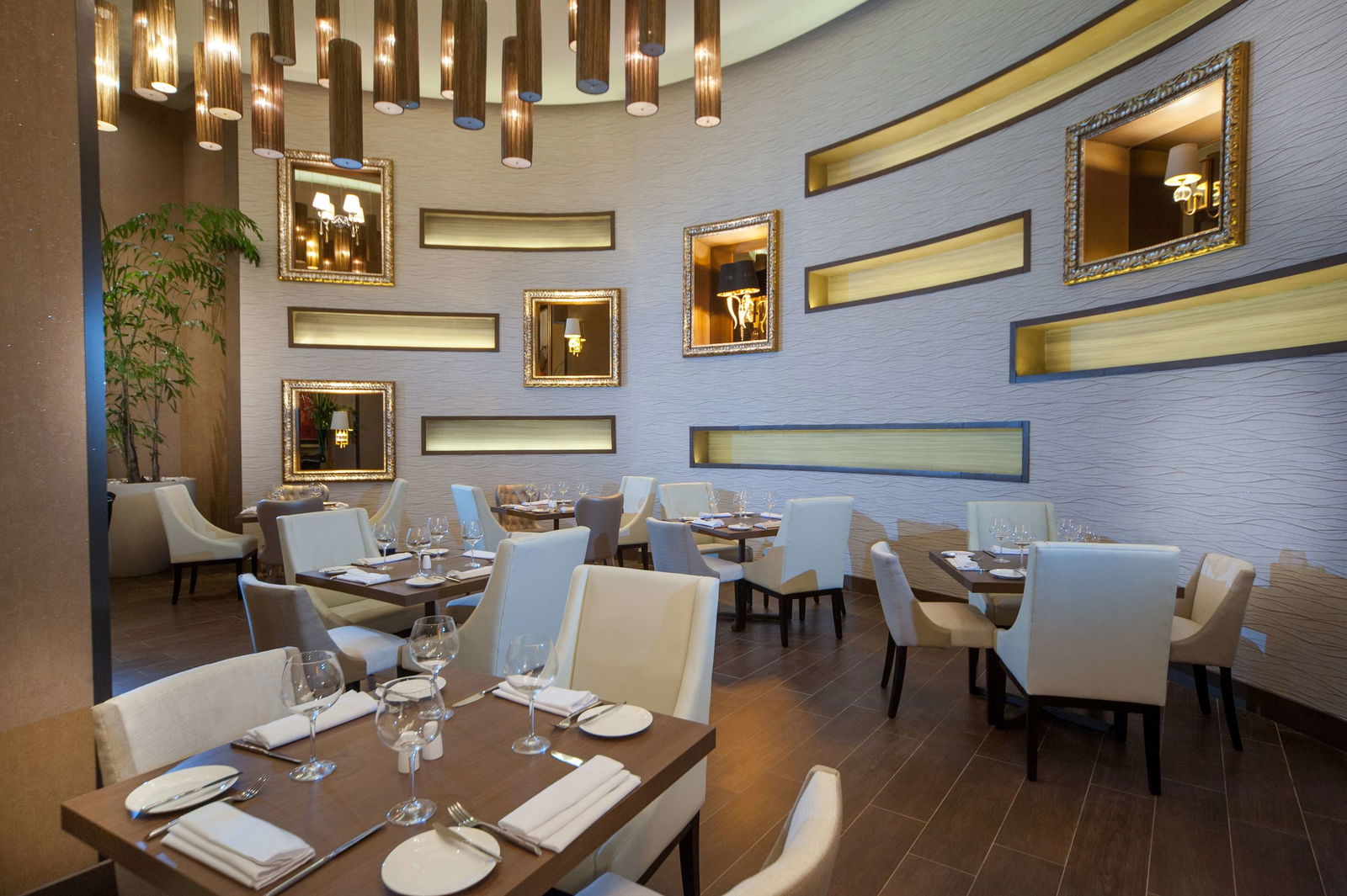 Embassy Suites by Hilton Santo Domingo Restaurant