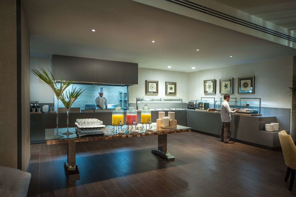 Embassy Suites by Hilton Santo Domingo Bar