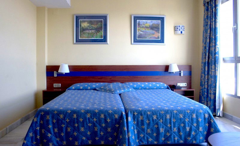 3811074-hotel-biarritz.jpg