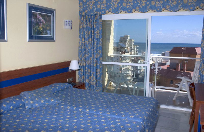 3811159-hotel-biarritz.jpg