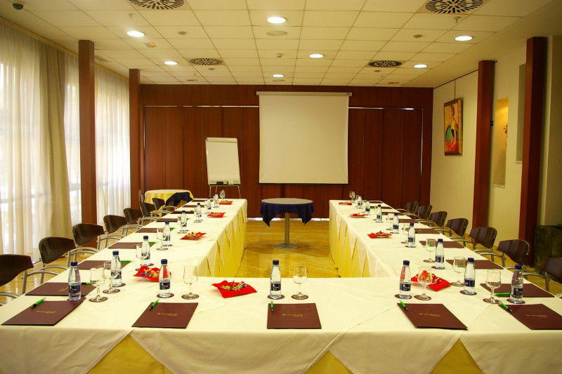3811291-hotel-biarritz.jpg