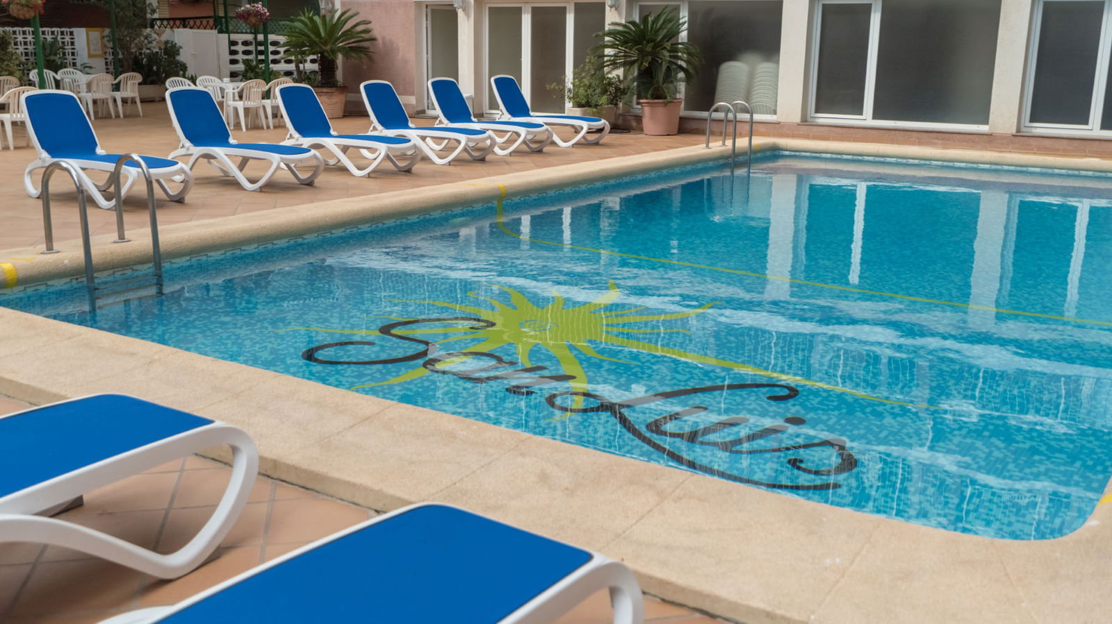 3811204-hotel-san-luis.jpg