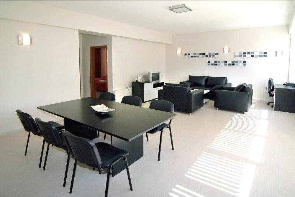 Business Apartcomplex