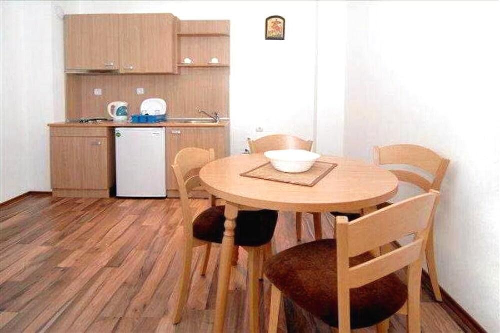 Business Apartcomplex