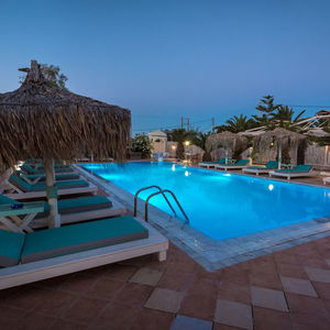 Sejur Joy Beach Hotel vacanta Insula Santorini