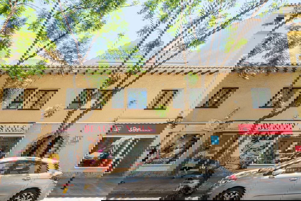Primary image