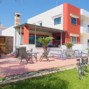 Hotel House Of Nissus - Hostel cazare Ayia Napa