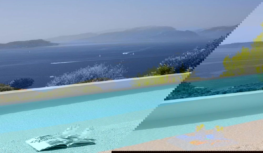 Infinity pool