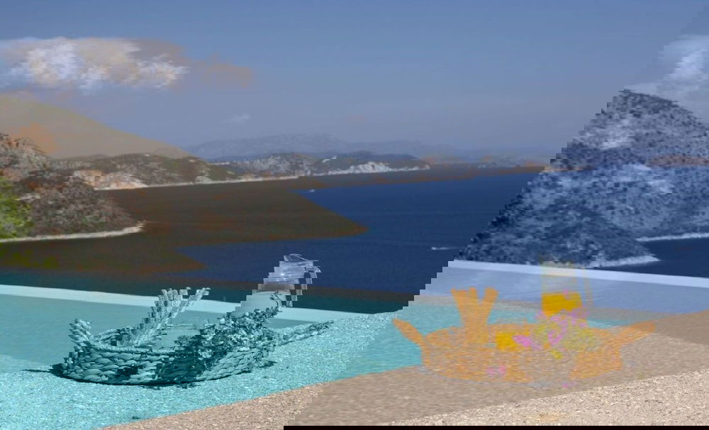 Infinity pool