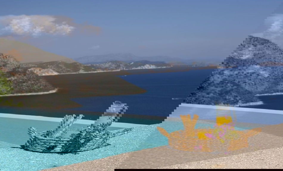 Infinity pool