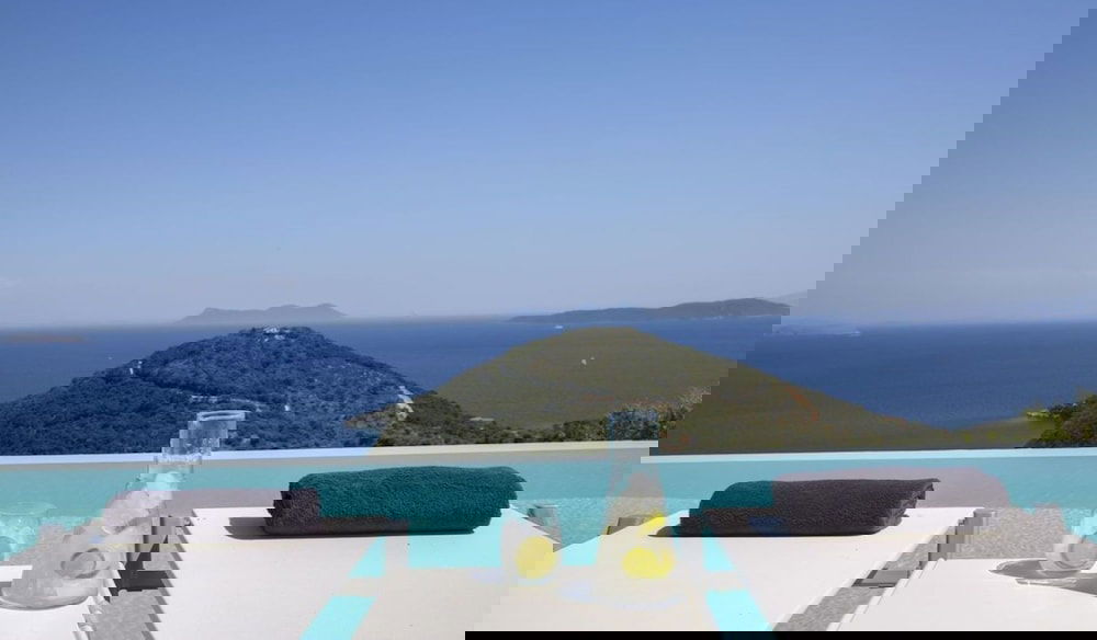 Infinity pool