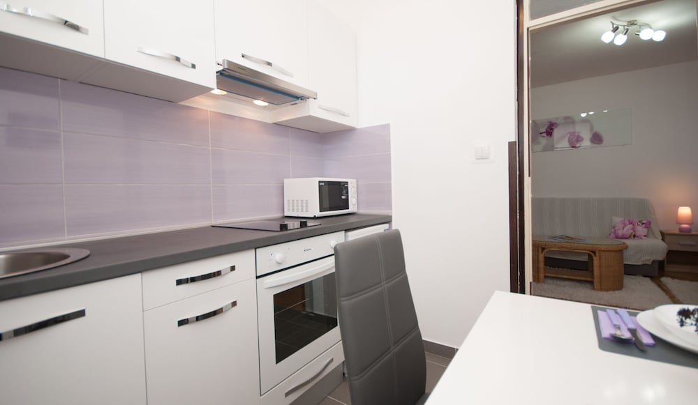 Hotel Studio Apartment Ema