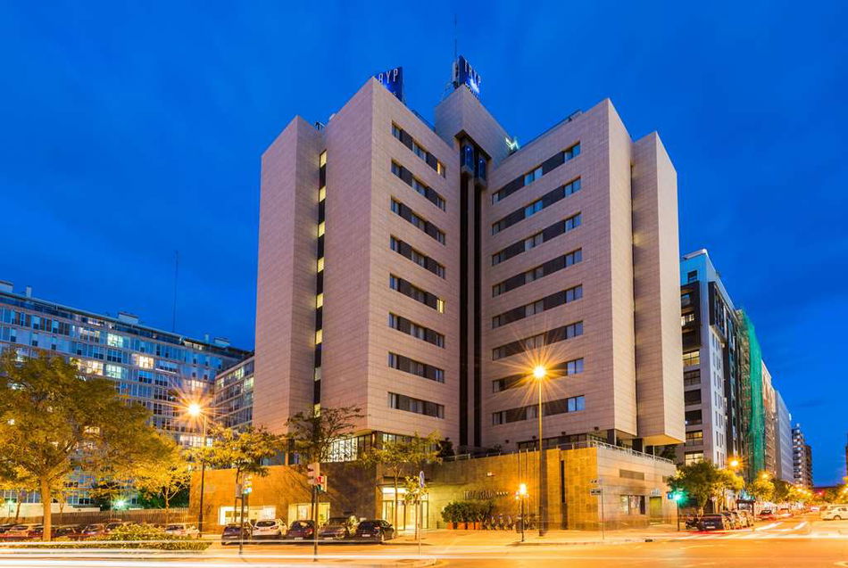 3886568-tryp-by-wyndham-valencia-oceanic-hotel.jpg