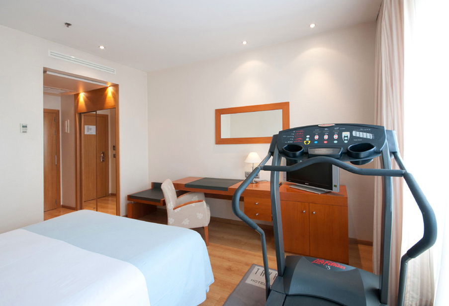 3886587-tryp-by-wyndham-valencia-oceanic-hotel.jpg