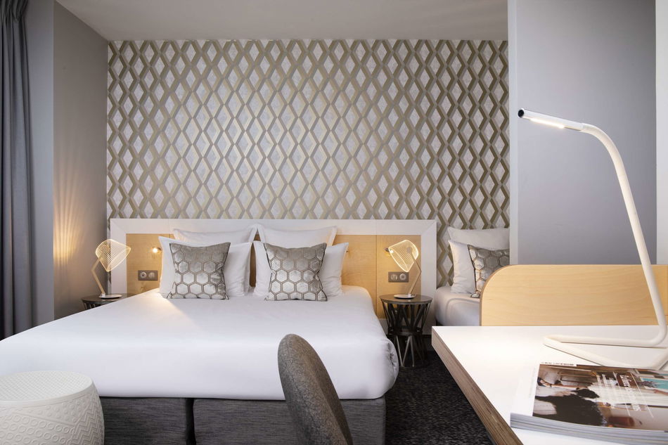 Paris Bastille Room Example