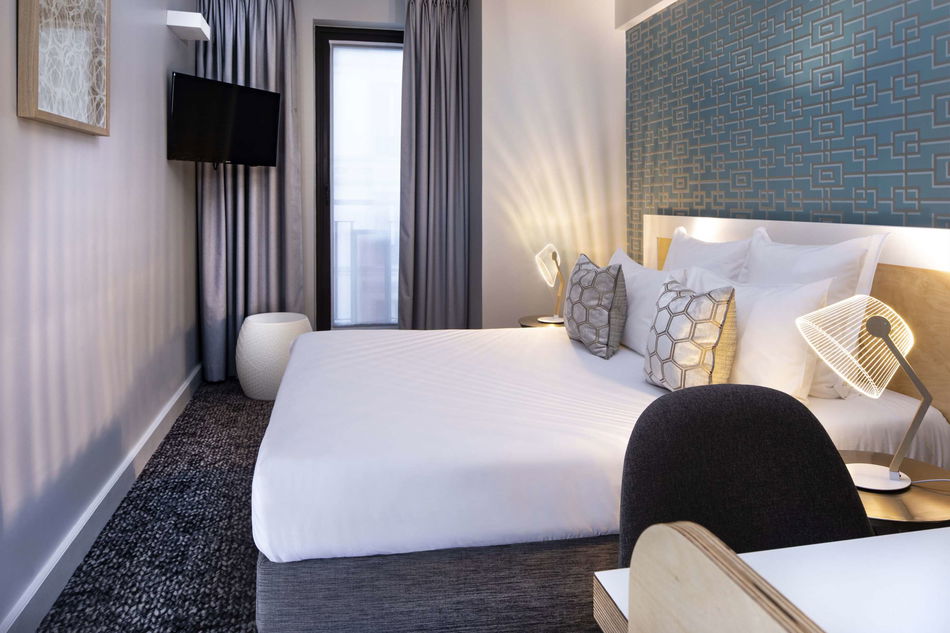 Paris Bastille Room Example