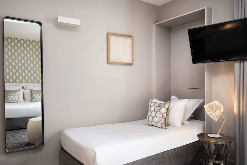 Paris Bastille Room Example