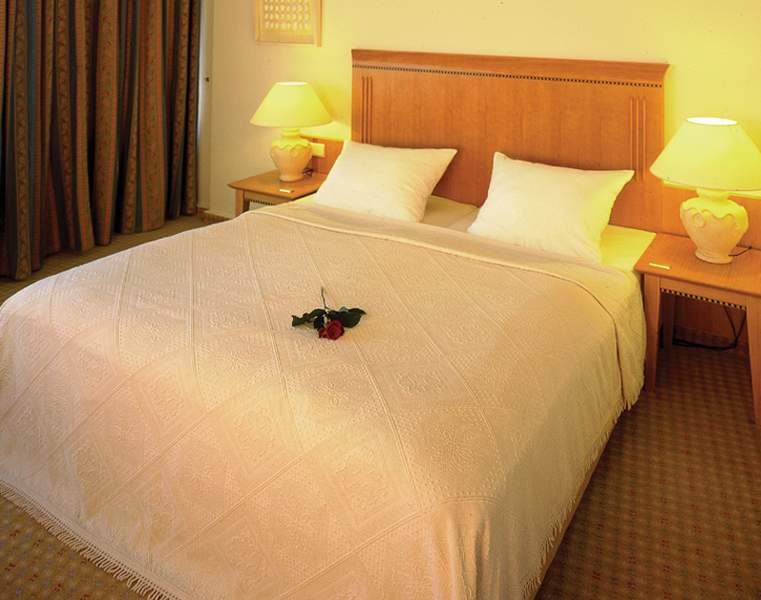 Hotel Domicil Berlin by Golden Tulip Room Example
