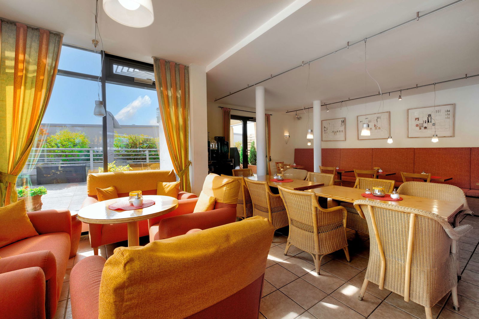 Hotel Domicil Berlin by Golden Tulip Lounge / Lobby