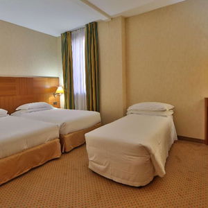 Sejur Best Western Cavalieri Della Corona Hotel vacanta Milano