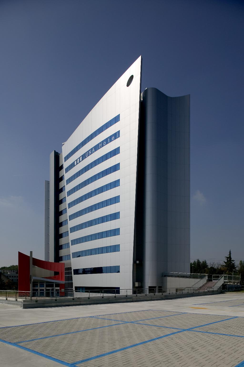 Hotel Una Hotel Malpensa (Malpensa Airport, 30 Km From Milan)