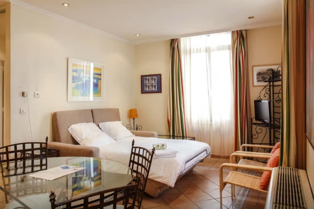 Hotel Studio Commandant Andre 12