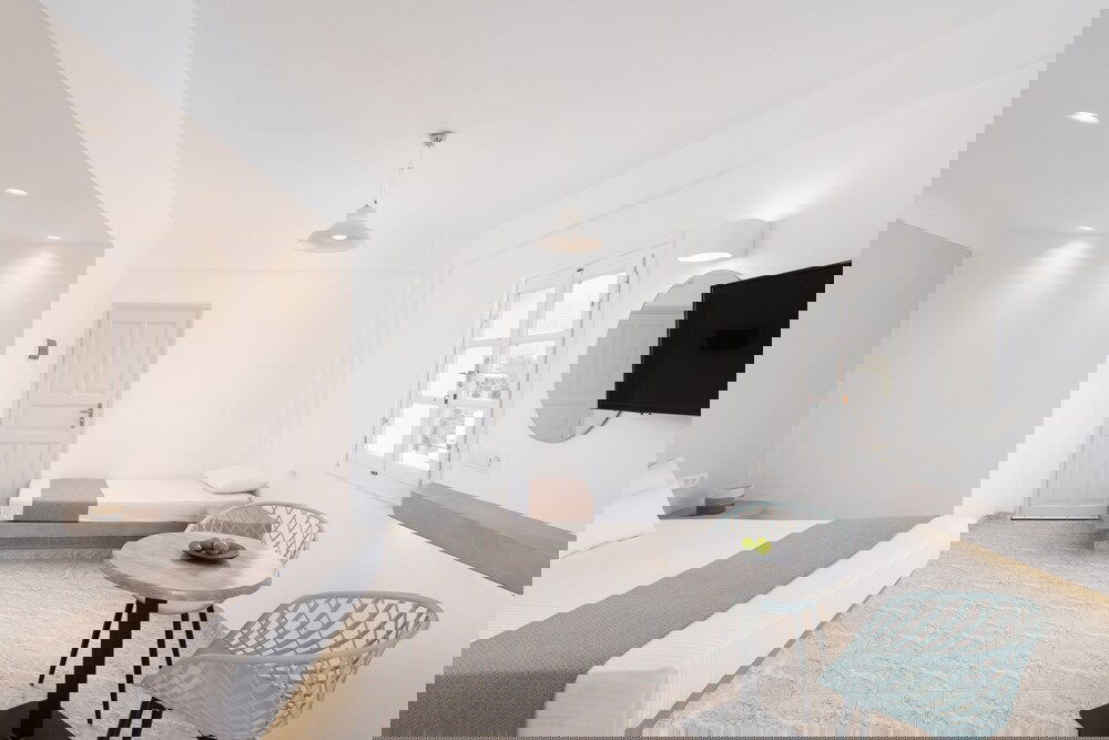 Hotel White Lily