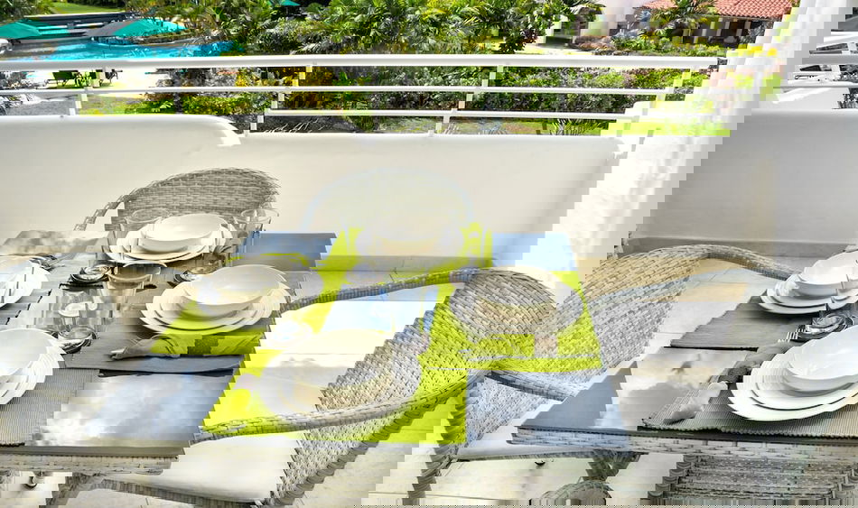 Royal Glitter Bay Villas