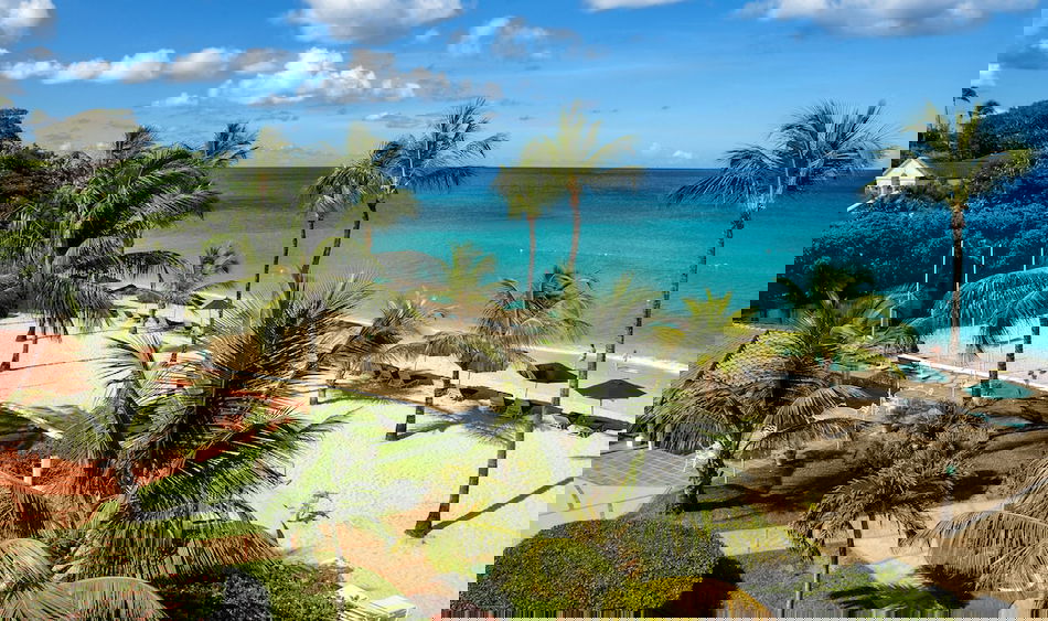 Royal Glitter Bay Villas