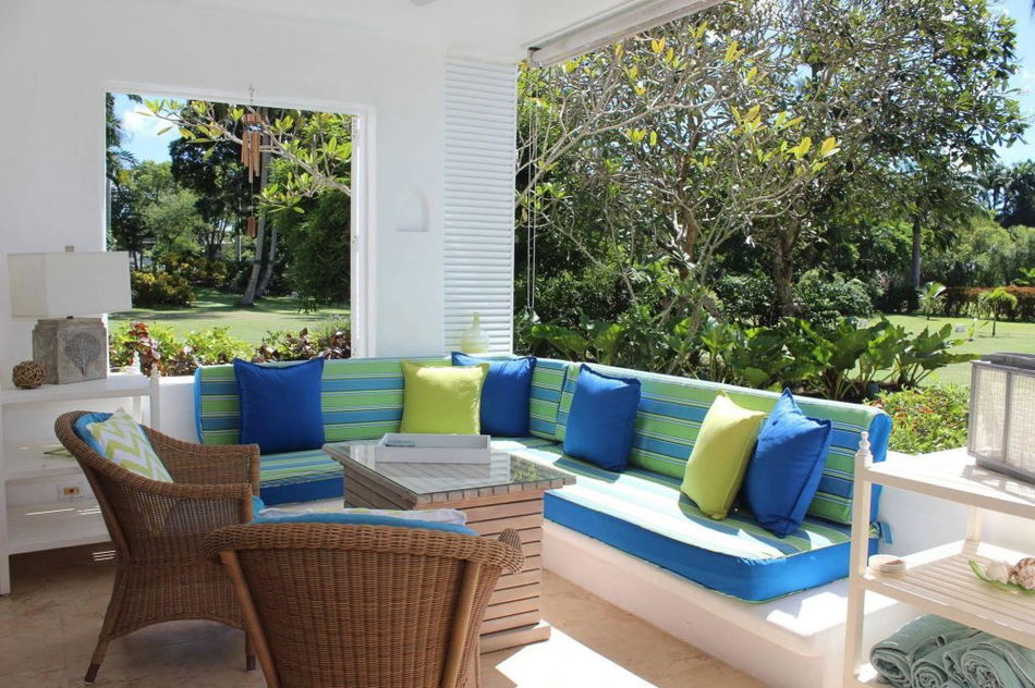 Royal Glitter Bay Villas