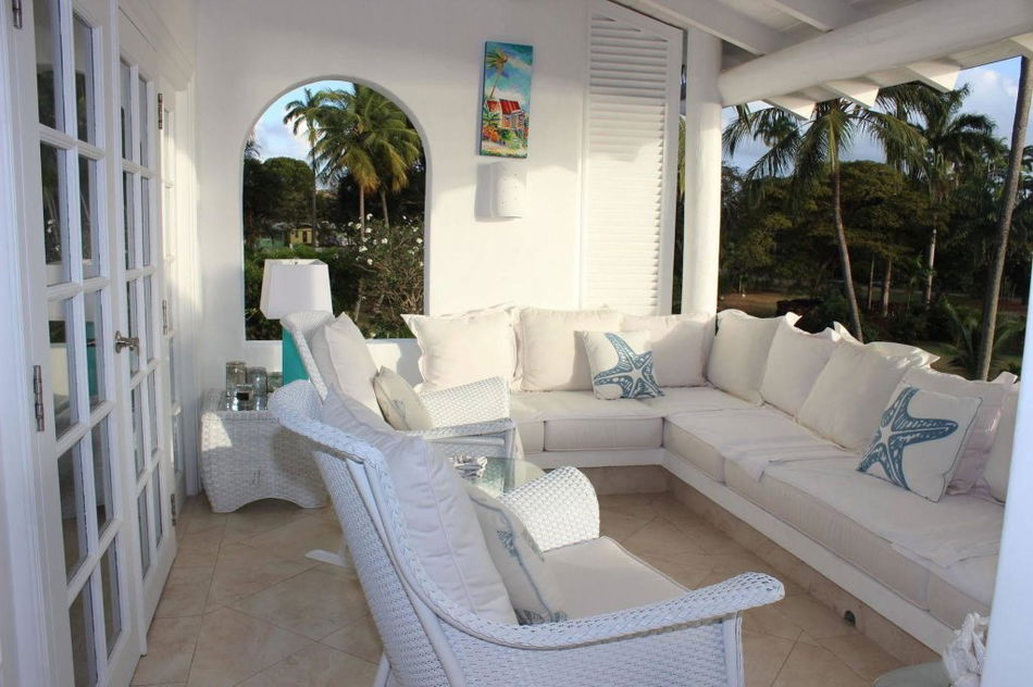 Royal Glitter Bay Villas
