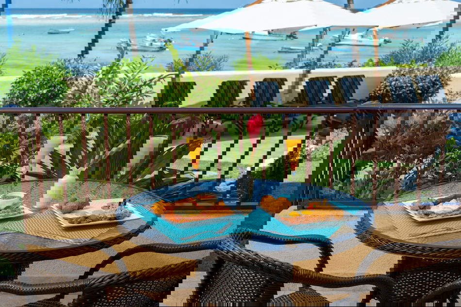 Yellow Bird Hotel
