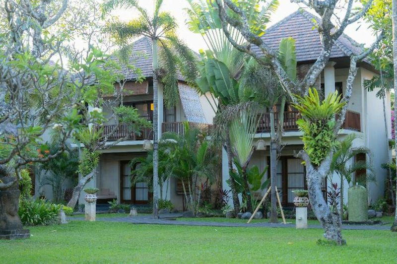 Griya Santrian Resort