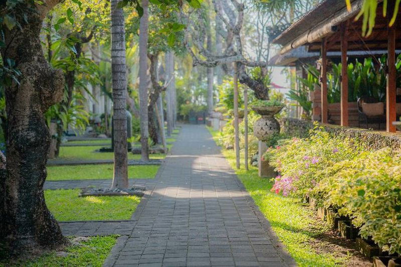 Griya Santrian Resort