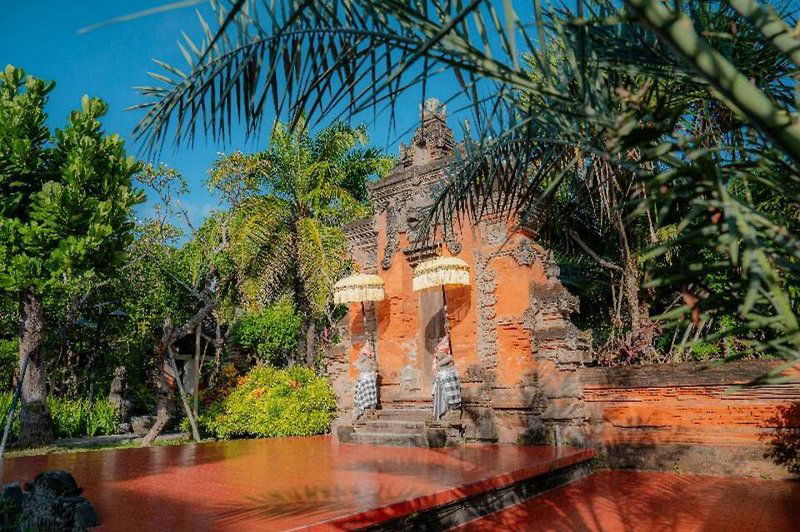 Griya Santrian Resort
