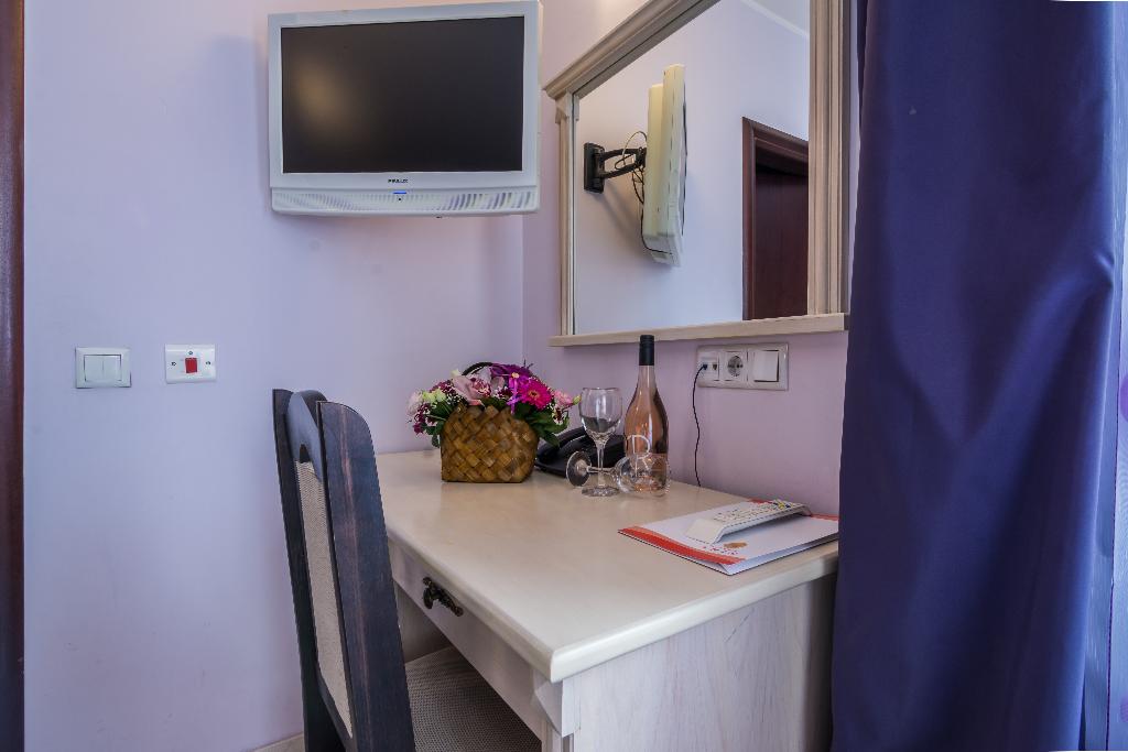 Hotel Aris