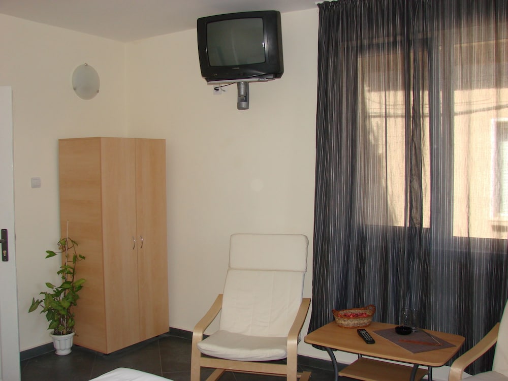 Avel Guesthouse 3
