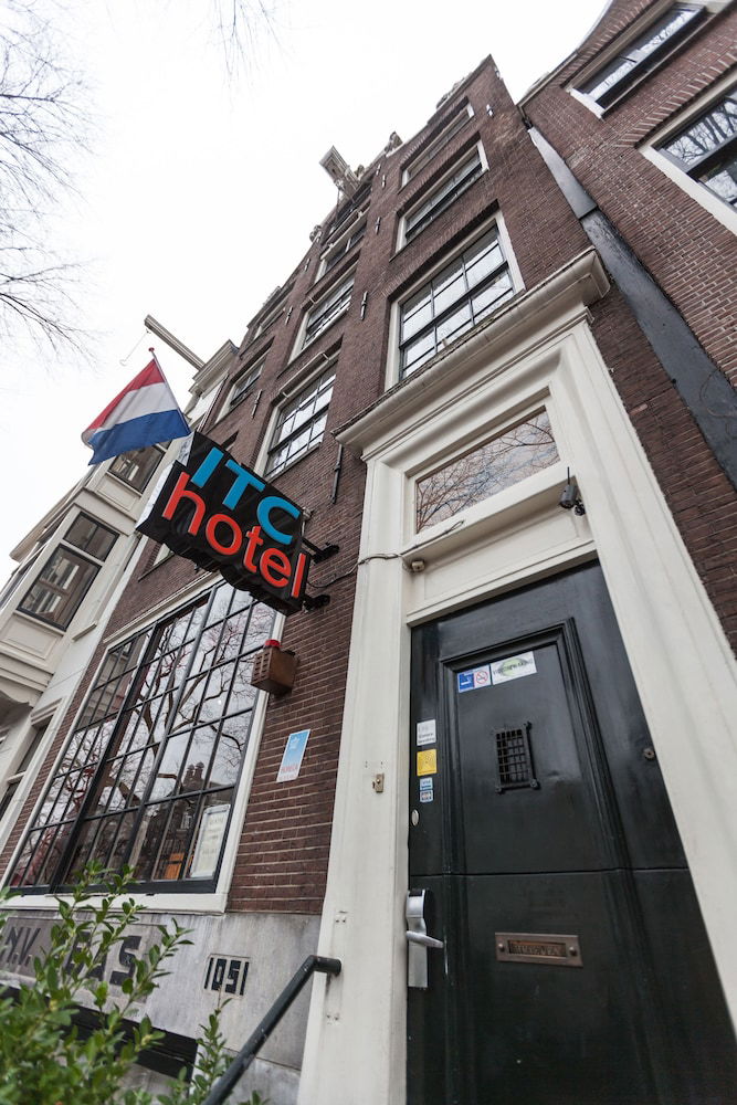 Townhouse Hotel