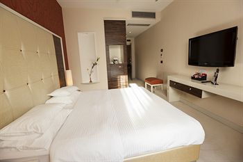 Crystal Hotel Belgrade